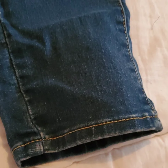 Jeans - Picture 2 of 5